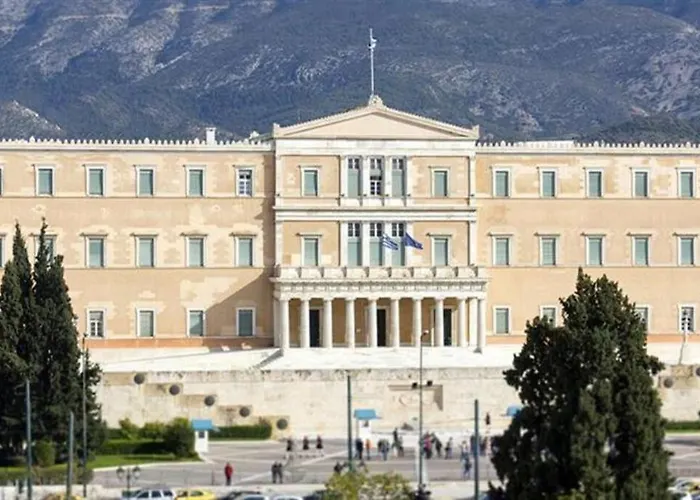 Newly Renovated-City Center